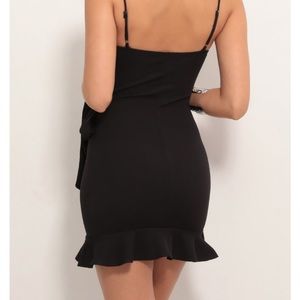 Lucy in the sky Capri ruffle tie dress in black